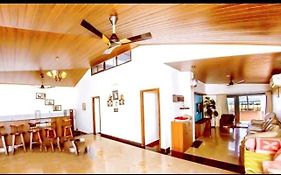 Crest Wave Beach Home Stay